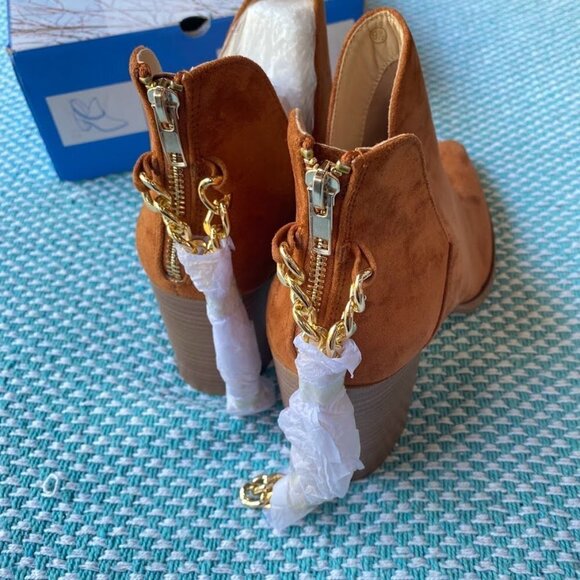 Cutout Booties Chain Pointed Toe Stacked High Heel Back Zipper, Size 9.5 - Picture 8 of 8